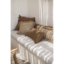 Afbeelding in Gallery-weergave laden, Kussenhoes 'Oh My Gee' - Bruin - 30x50 cm