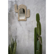 Afbeelding in Gallery-weergave laden, Cactusvormige Spiegel met Kaurischelpen