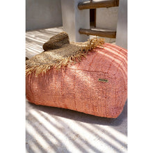 Afbeelding in Gallery-weergave laden, Stijlvolle katoenen poef - Zalmroze