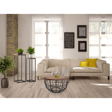 Afbeelding in Gallery-weergave laden, Set van twee bloemenzuilen van massief mangohout