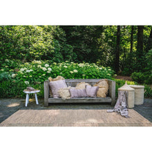 Afbeelding in Gallery-weergave laden, Kussenhoes 'Oh My Gee' - Concrete Velvet - Bruin - 60x60 cm