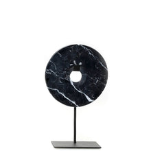 Afbeelding in Gallery-weergave laden, The Marble Disc on Stand - Zwart - M