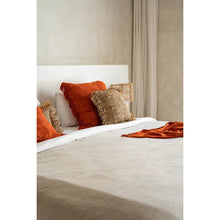 Afbeelding in Gallery-weergave laden, Kussenhoes 'Oh My Gee' - Roest Fluweel - 60x60 cm