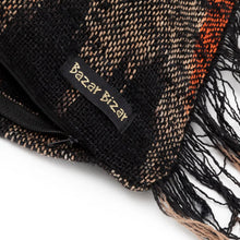 Afbeelding in Gallery-weergave laden, Kussenhoes 'Oh My Gee' - Zwart Oranje - 40x40 cm