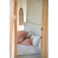 Afbeelding in Gallery-weergave laden, Kussenhoes 'Oh My Gee' - Zalmroze - 40x40 cm