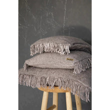 Afbeelding in Gallery-weergave laden, Kussenhoes 'Oh My Gee' - Parelgrijs - 30x50 cm