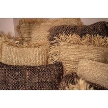 Afbeelding in Gallery-weergave laden, Kussenhoes 'Oh My Gee' - Zwart Koper - 30x50 cm