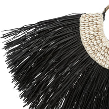 Afbeelding in Gallery-weergave laden, Bohemian Alang Cowrie op Stand