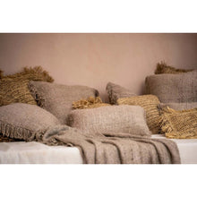 Afbeelding in Gallery-weergave laden, Kussenhoes 'Oh My Gee' - Parelgrijs - 40x40 cm