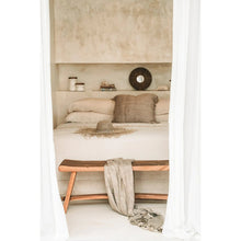 Afbeelding in Gallery-weergave laden, Kussenhoes 'Oh My Gee' - Beige - 60x60 cm