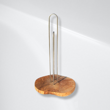 Afbeelding in Gallery-weergave laden, Design keukenrolhouder van olijfhout