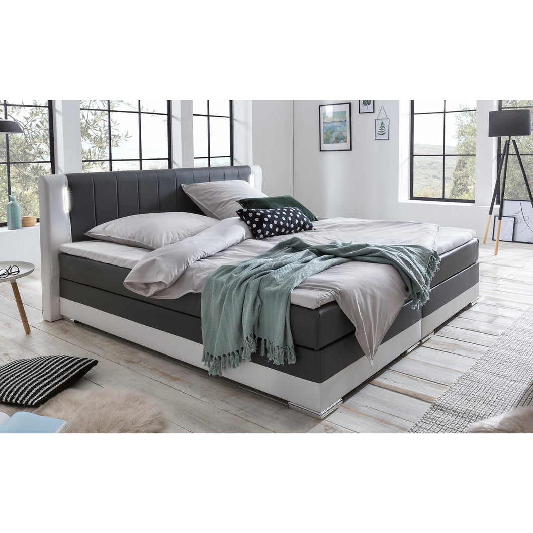 Luxueus Boxspringbed 200 x 200 cm LED grijs/wit kunstleder