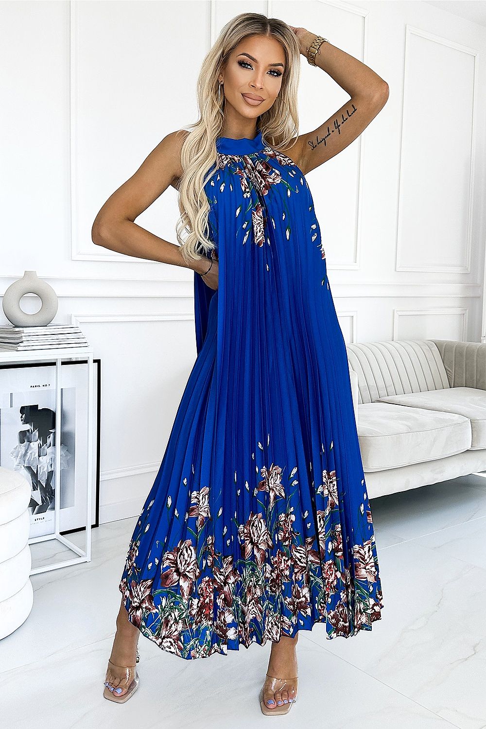 Satijnen geplooide maxi-jurk met symmetrisch bloemenpatroon - Wit en Blauw