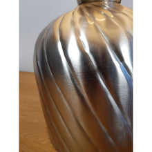 Afbeelding in Gallery-weergave laden, Romantische tafellamp, bedlampje ø 30 x H 52 cm sierlamp metalen voet goud zilver
